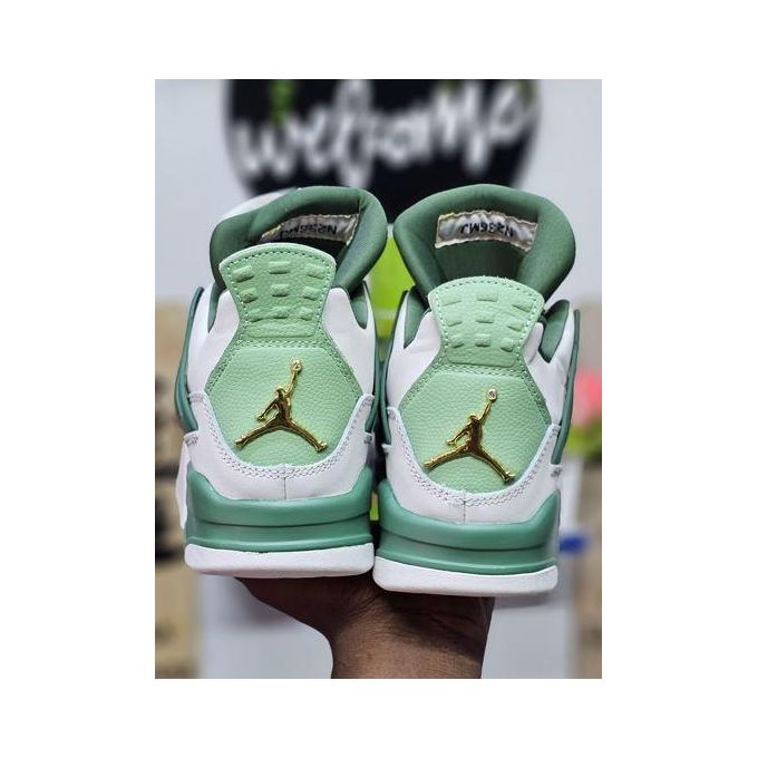 Air Jordan 4  Sneaker
