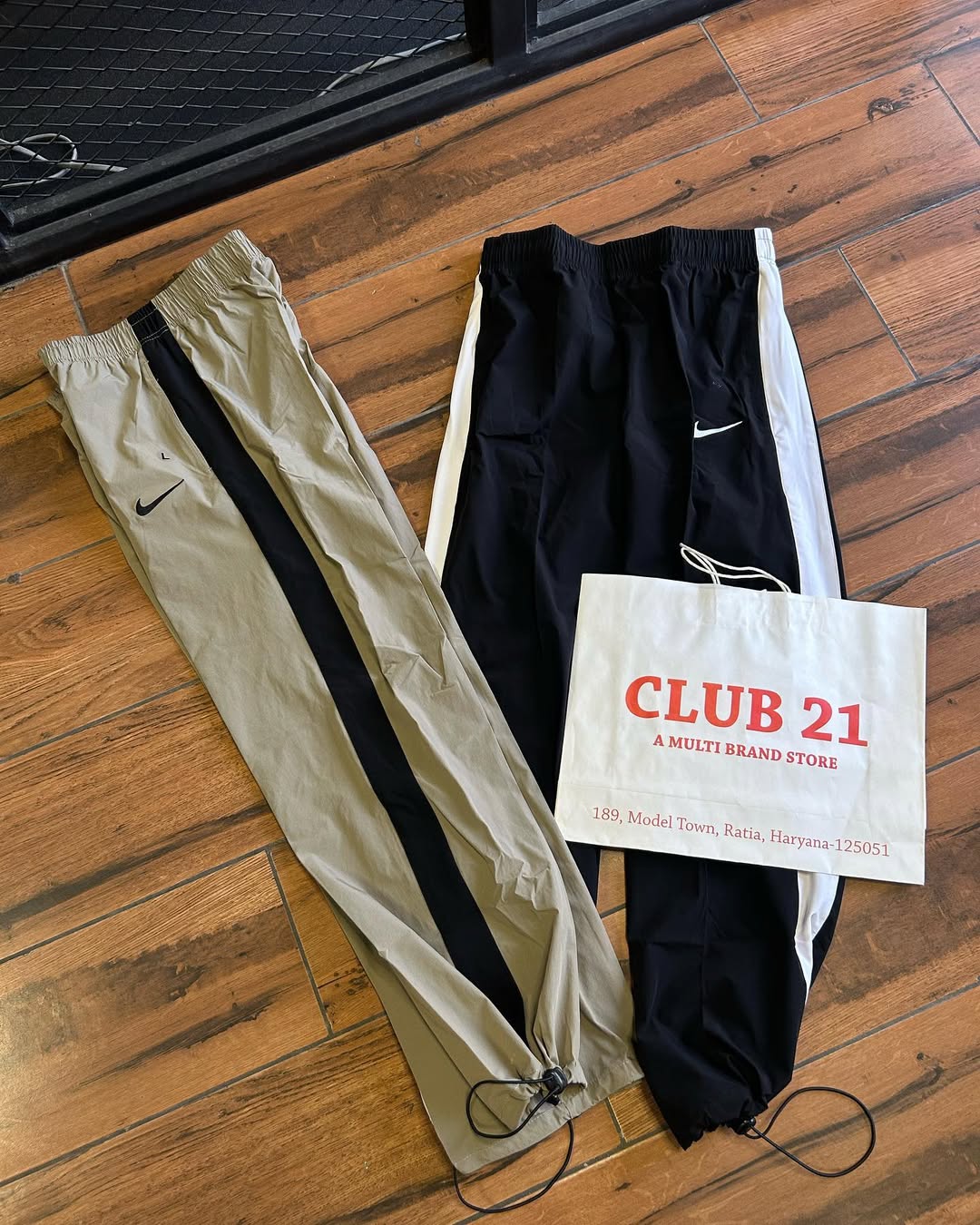 Nike SideBand Straight Pants