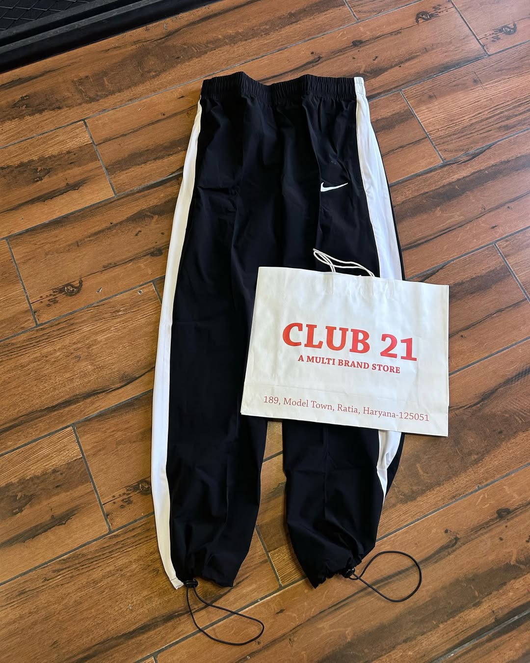 Nike SideBand Straight Pants