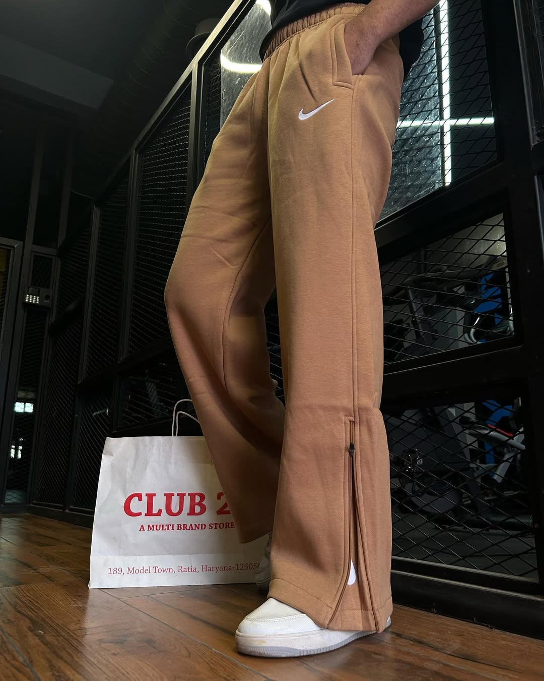 Nike ChainEdge Straight Pants