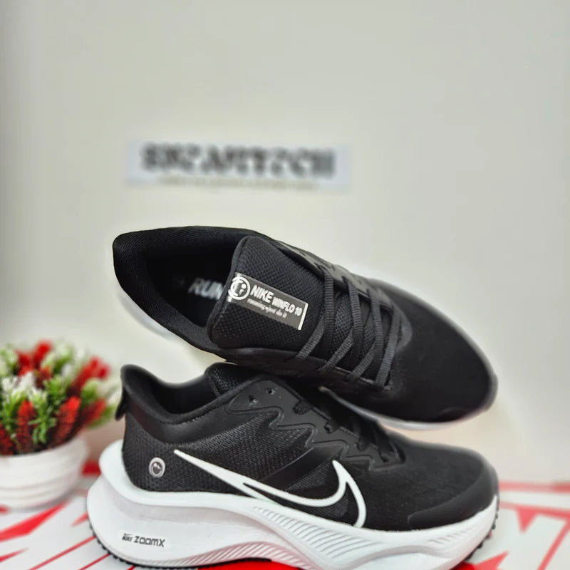 ZoomRush Smiley Black
