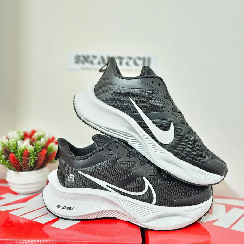 ZoomRush Smiley Black