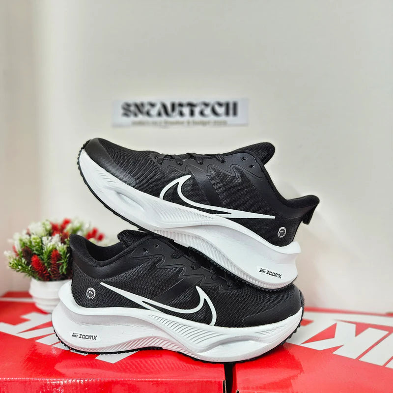 ZoomRush Smiley Black